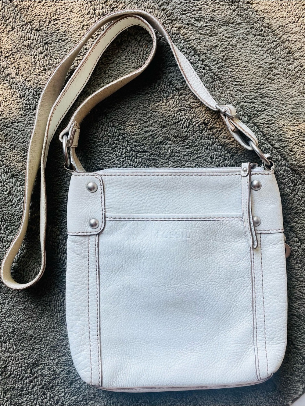 Fossil Creamy White Leather Crossbody Bag w original Key Charm!
